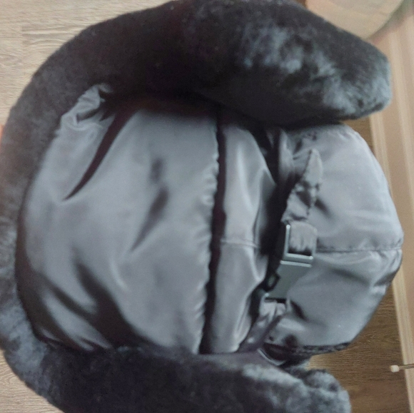 Woolsey new trappers sheep skin hat. Black can be worn 2 ways - Picture 8 of 14